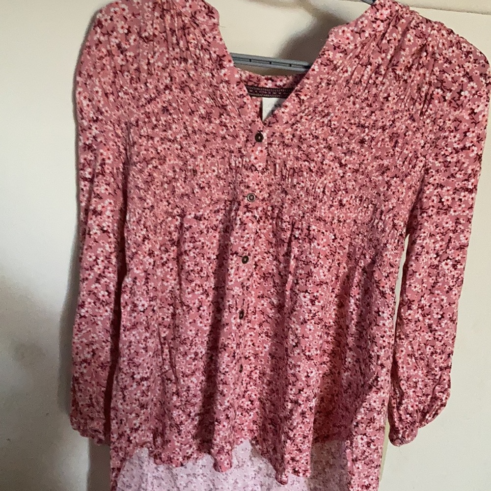 Knox Rose medium flower pink blouse shirt